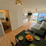 Mit Meerblick Und Gemeinschaftspool 아파트 *