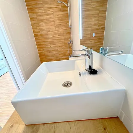 Mit Meerblick Und Gemeinschaftspool *