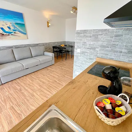 Mit Meerblick Und Gemeinschaftspool