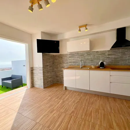 Mit Meerblick Und Gemeinschaftspool