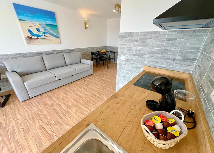 Mit Meerblick Und Gemeinschaftspool