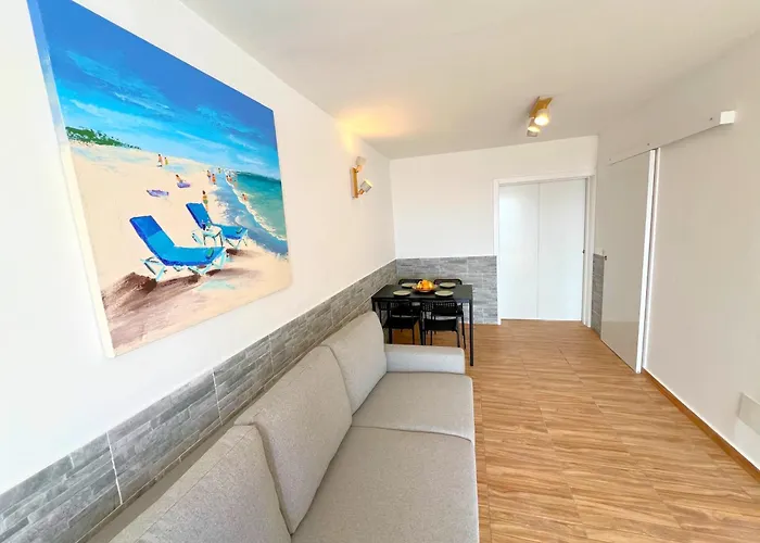 Mit Meerblick Und Gemeinschaftspool アパート