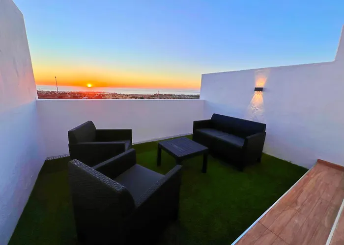 Mit Meerblick Und Gemeinschaftspool